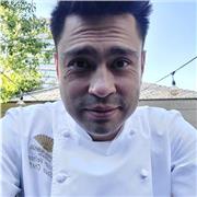 Instructor de cocina ofrece clases a tu medida para principiantes y avanzados en las artes culinarias